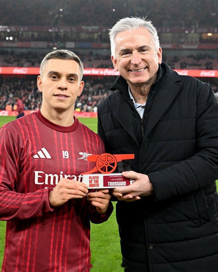 由艾伦·史密斯颁发的十二月最佳球员奖得主是特罗萨德 阿森纳著名教授 英超联赛