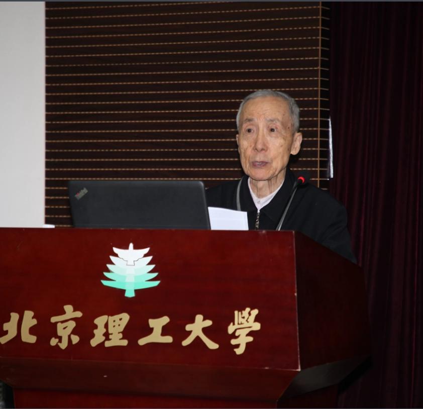毛二可，出生于1934年1月26日，男，汉族，是一位来自内蒙古自治区赤峰市的雷达