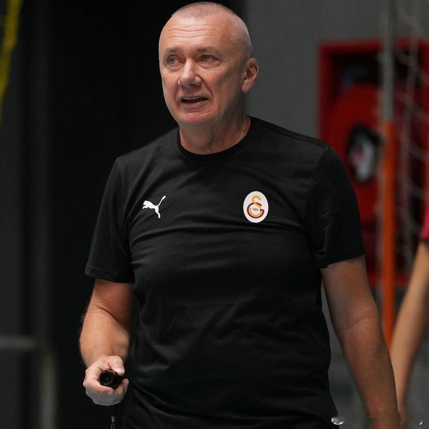 巴尔博利尼：首先这是一个为期3周的漫长间歇期。所有球队都有充足时间进行训练。我认