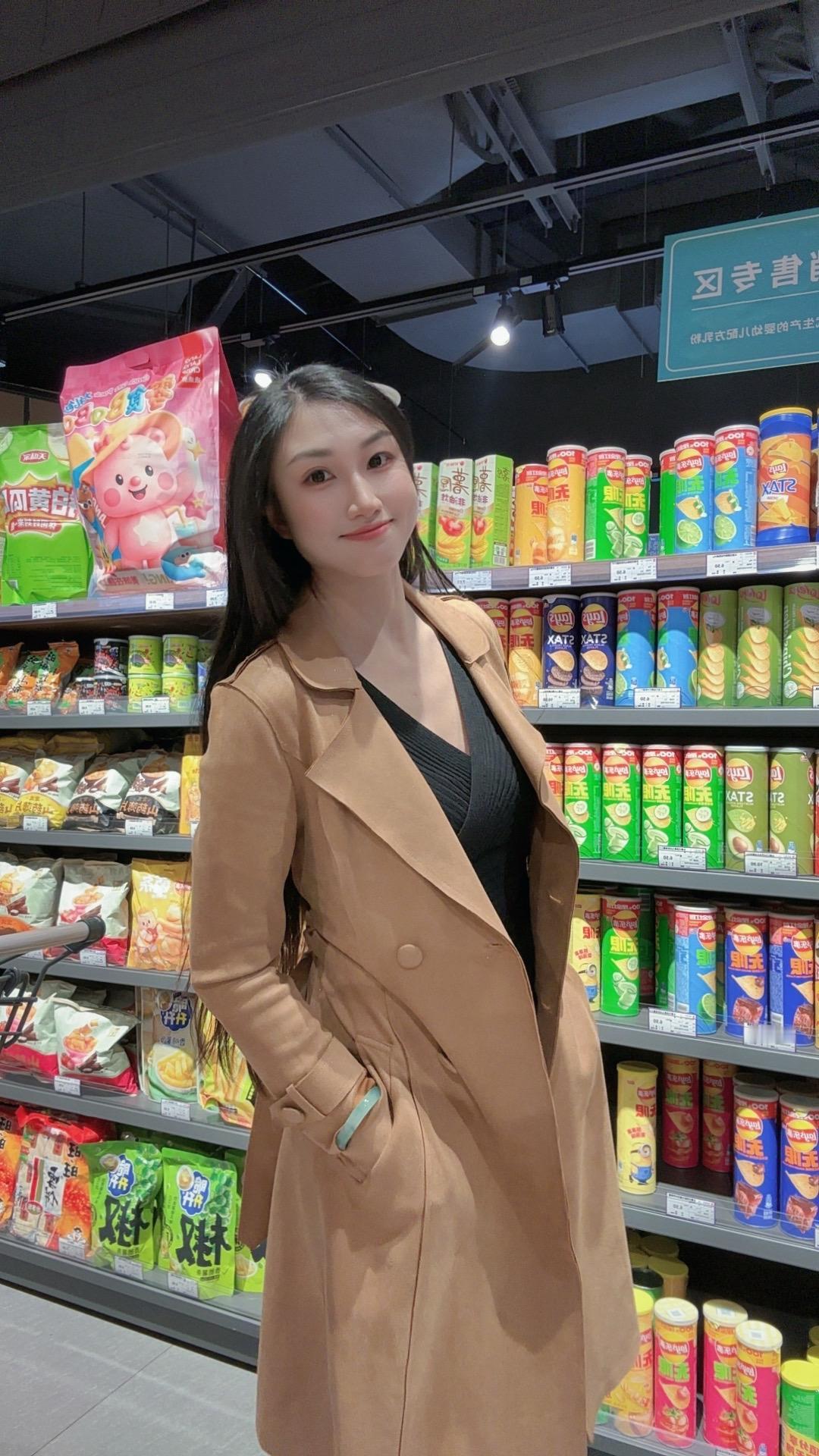 真正有大福气的女人，都曾在婚姻里摔过跤

老天给了她太多骨子里的倔强
所以从不教