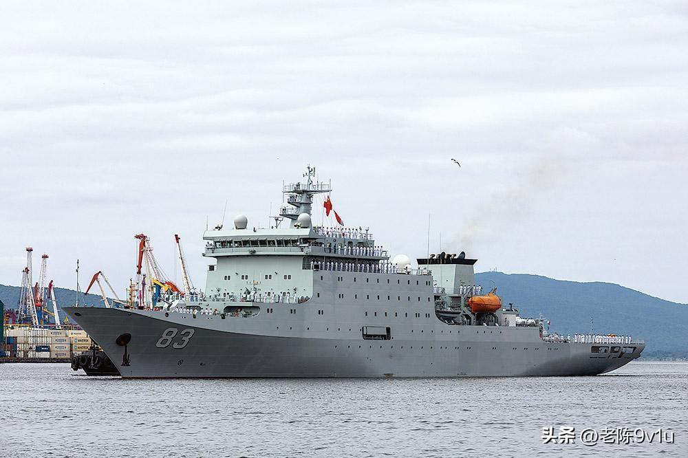 6月23日，中国海军戚继光舰和昆仑山舰靠泊符拉迪沃斯托克港，开始为期4天的友好访