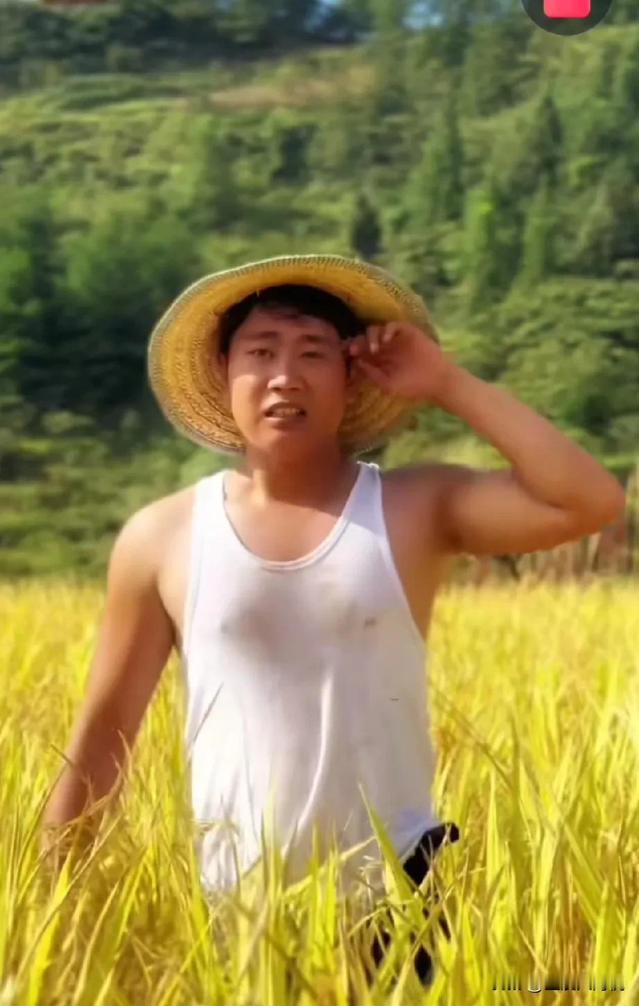 昨天看到了阿坤和世界跳水冠军的哥哥同框了，

这是多么荣幸，

阿坤和全红婵的哥