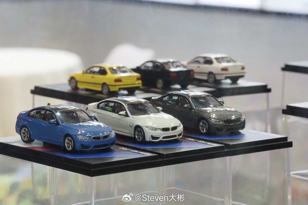 今年的模型参展商比往年多得多，都推出了展会限定款人气颇高，我算是入了坑了，看见心