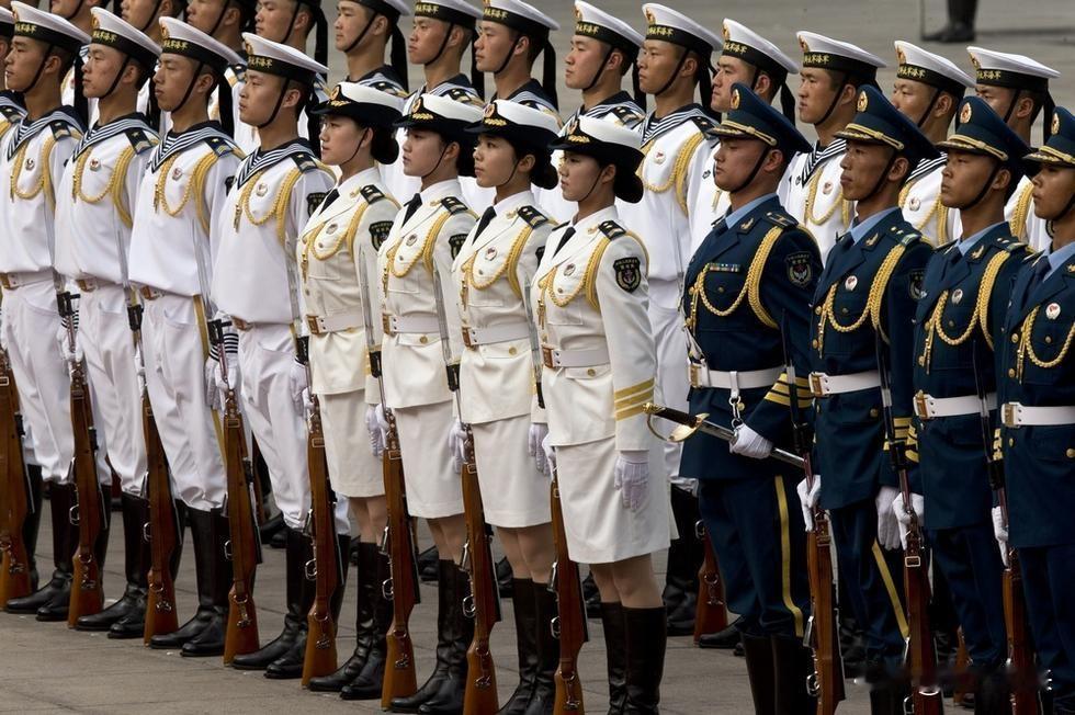 这段时间，外国元首频繁访华，导致中国人民解放军仪仗司礼大队出勤率格外的高。

毕