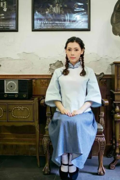 1974年，90岁的杨森娶了17岁的张灵凤，新婚之夜，张灵凤不甘地问道：“你一生