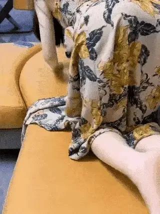 这是果冻臀吧？QQ弹。
谁看了不心动。
