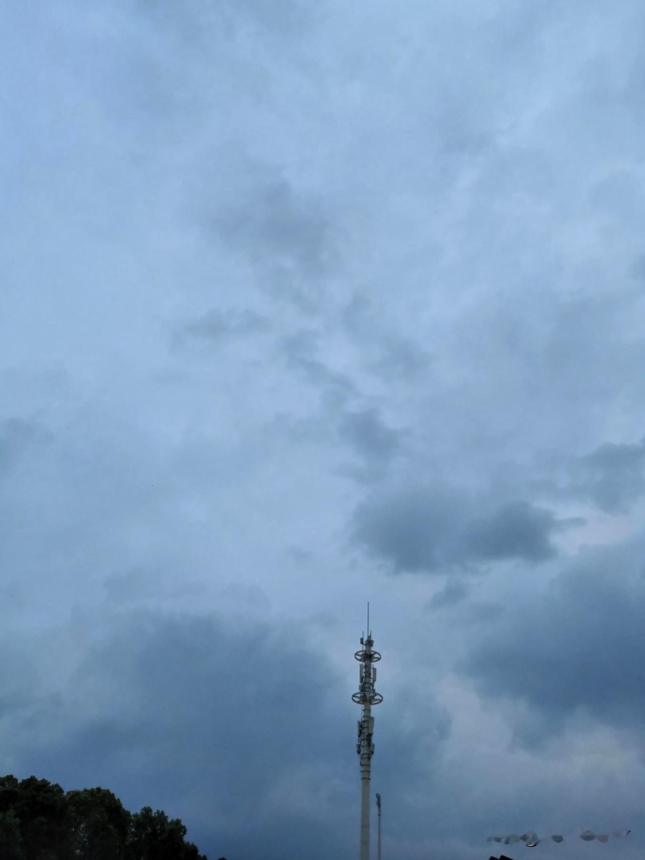 我可以为家庭付出所有，
可以忍脾气 ，
可以受委屈，
可以放下自己。

但我不会