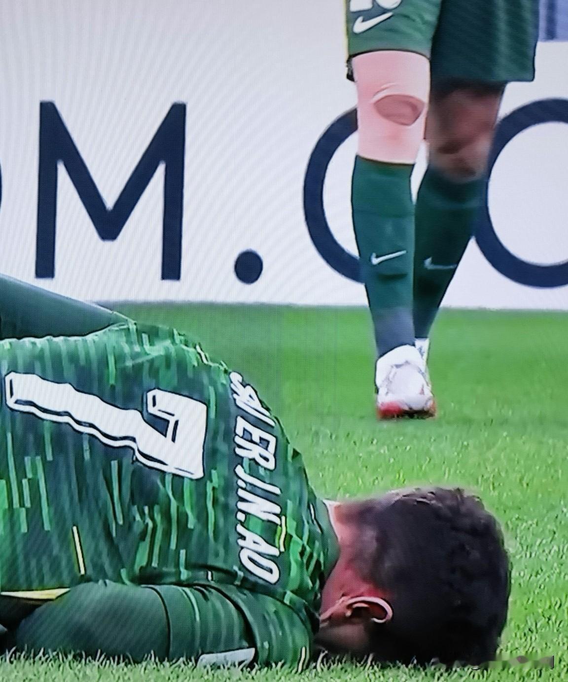 上半场虽然闷平，
但北京国安队有望赢下比赛！
今晚20时15分，
亚冠二级联赛东