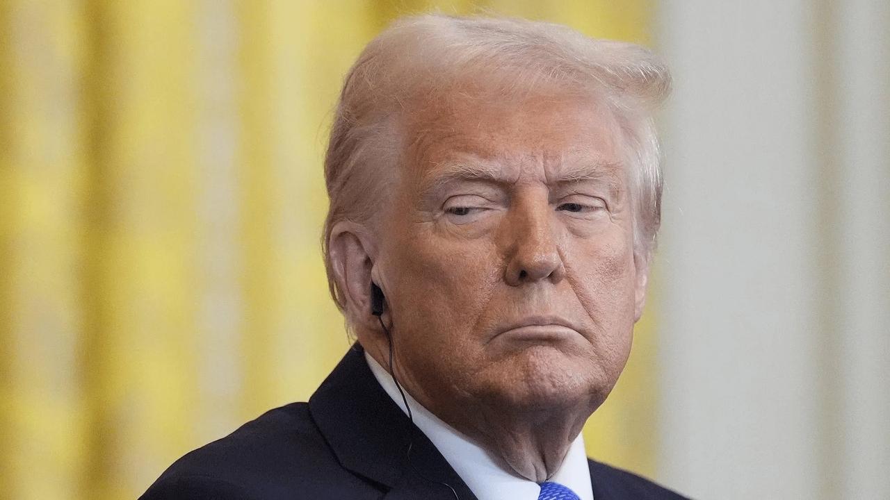 司马昭之心，路人皆知

特朗普的蛮横操作，活脱脱演了一出当代版的强盗打劫。

要