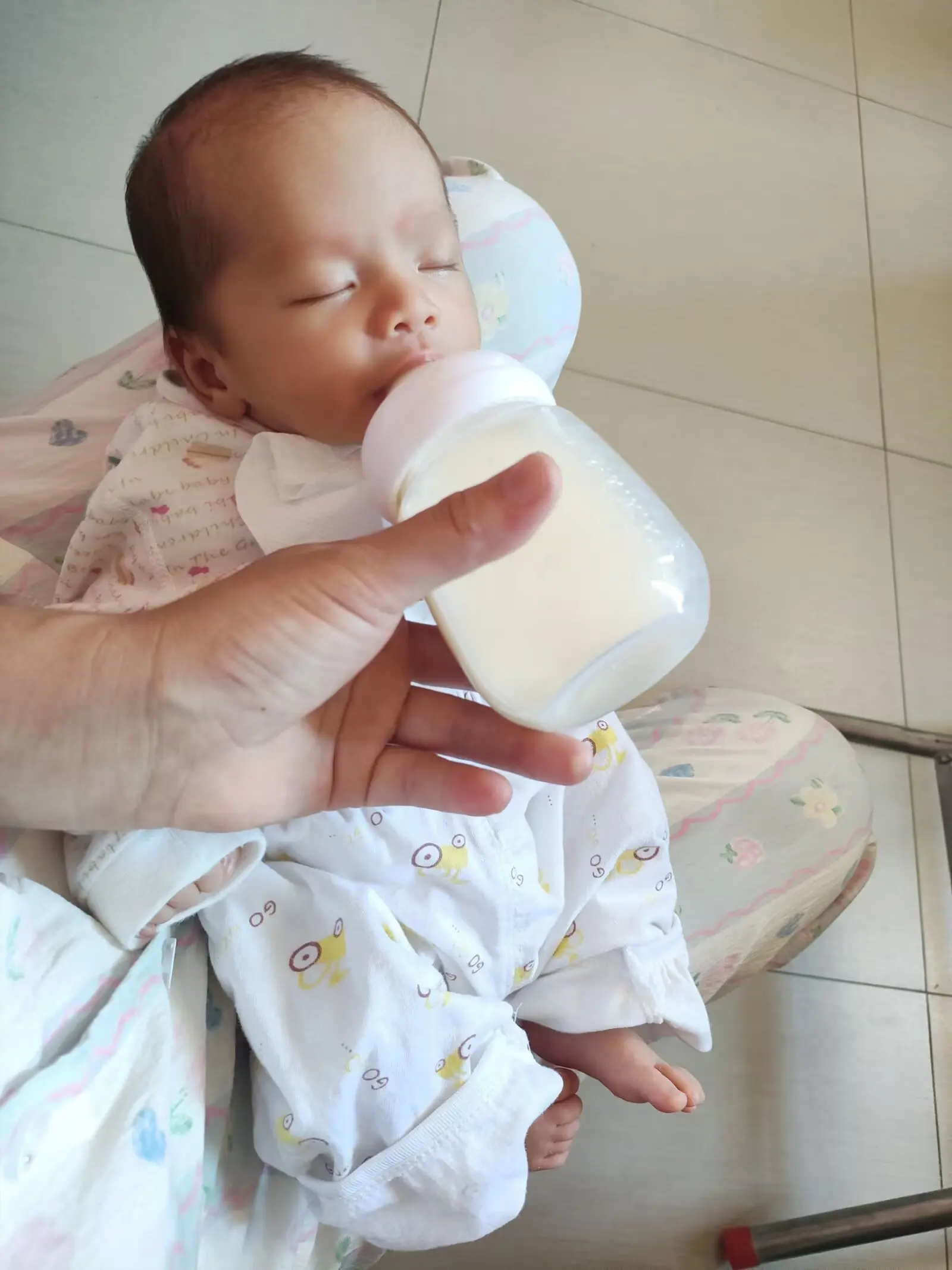 看见孩子慢慢长大，那些不足挂齿的苦，几年来总算是熬过来了，能自己扛的千...