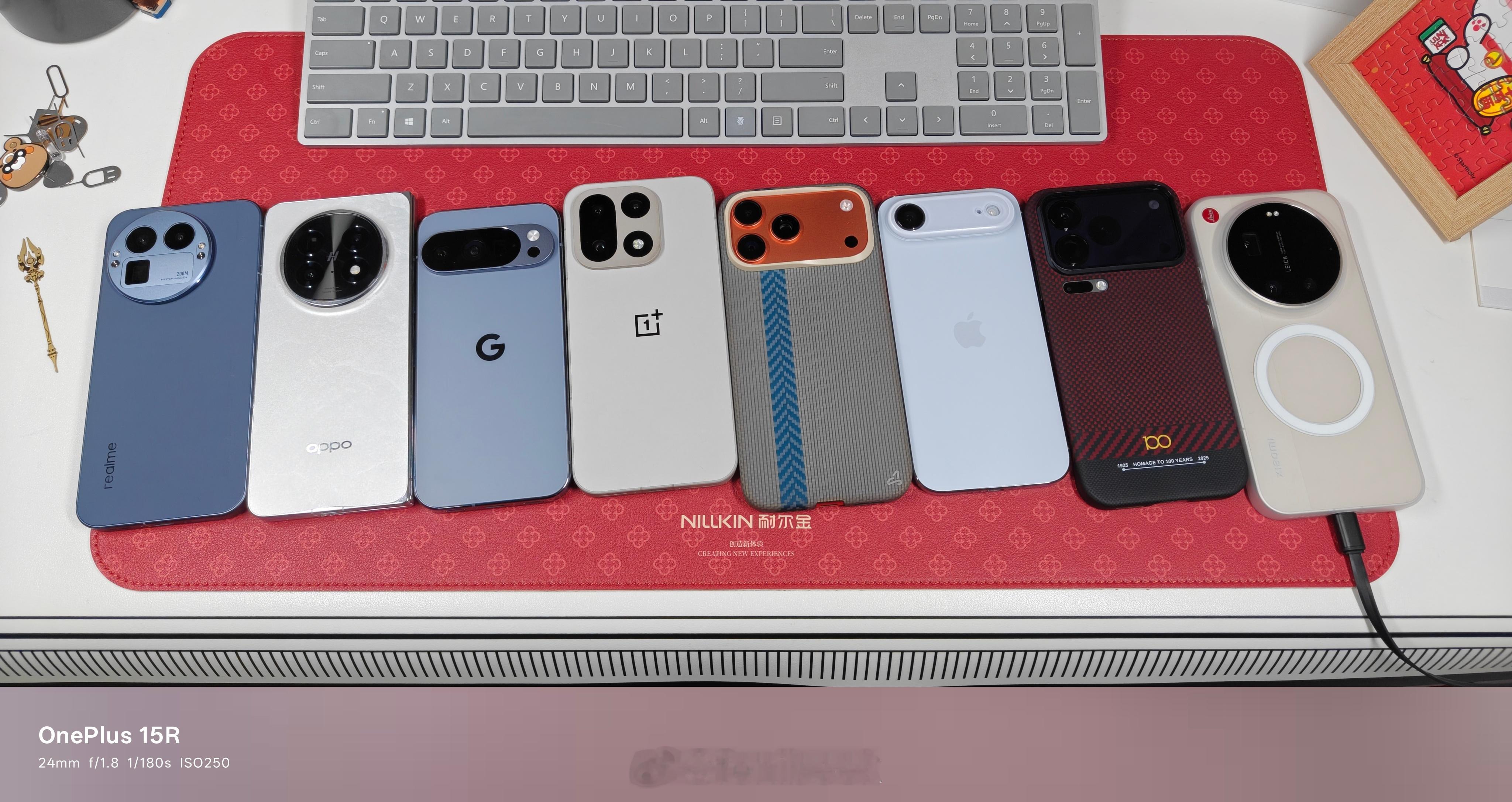 往年回家过年都要翻牌，看看带哪些手机回家，今年省事了，不回家，全都不用带了