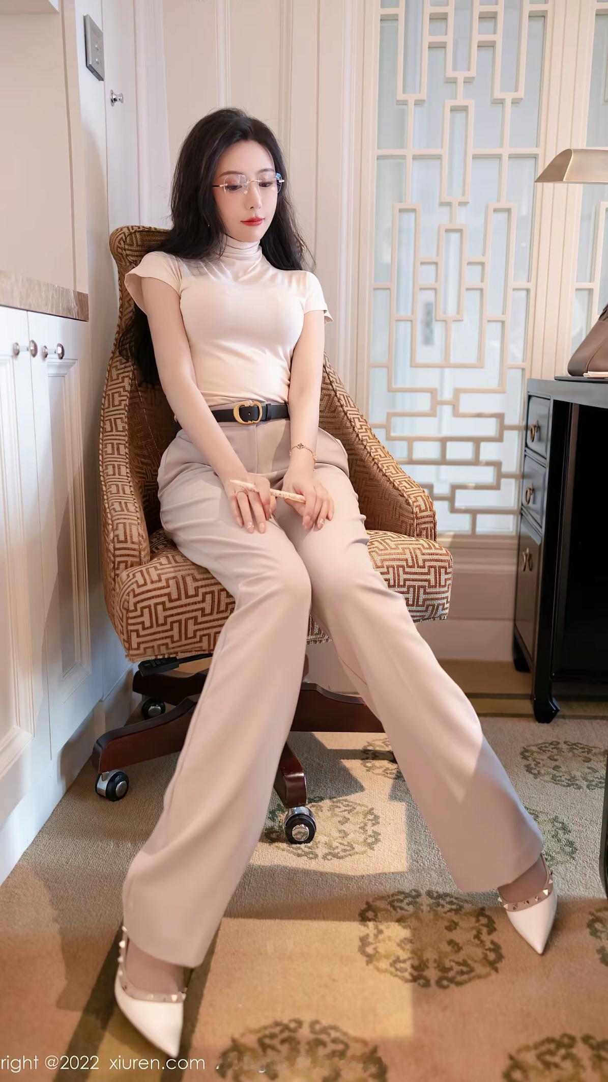 风华绝代自天成，柔情入骨，美貌与气韵并存。高雅气质美女 好身材性感女神