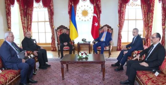 【泽连斯基同意埃尔多安关于安全合作的提议】在伊斯坦布尔会晤后，双方就新的合作步骤