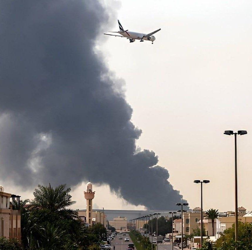 这两张图摆在一起真是讽刺
维持和平是需要实力的