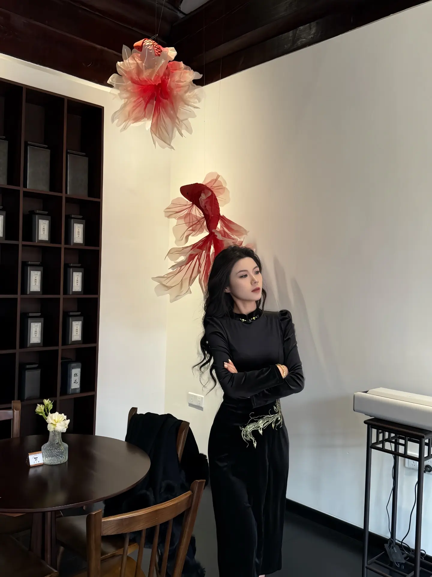 落花纷纷稍觉多 美人欲醉朱颜酡