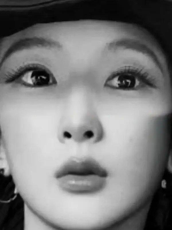 赵露思怎么还居然向下兼容，让人幻视杨紫啊 ​​​