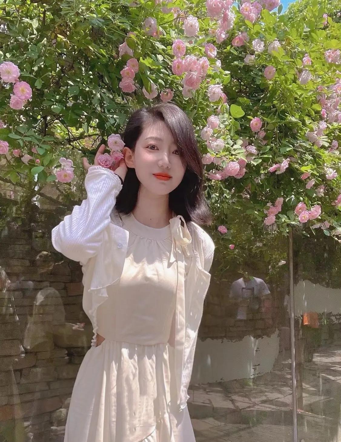 路边的野花🌸你不要采～