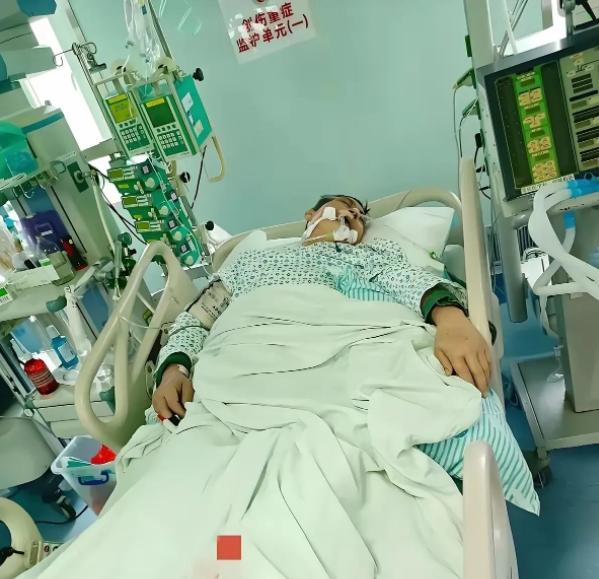 没人味了！上海，男子躺在医院的病床上，已经意识不清，生命已走到了尽头，他的二婚妻