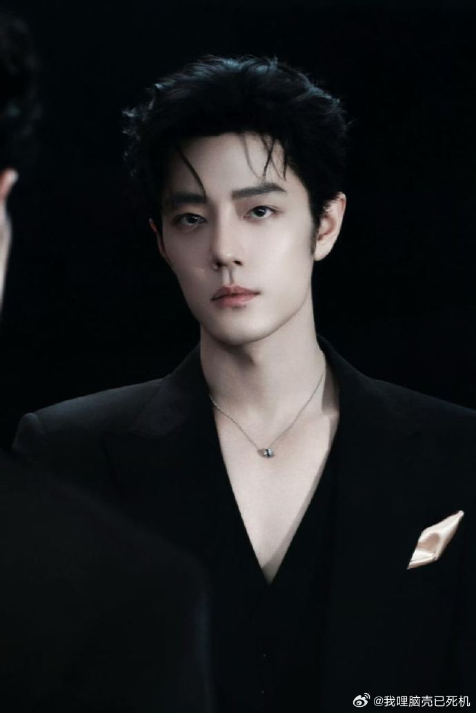 肖战进入齐夏状态肖战眼神有种谁都不爱的高智感肖战进入齐夏状态，这眼神有种谁都不爱