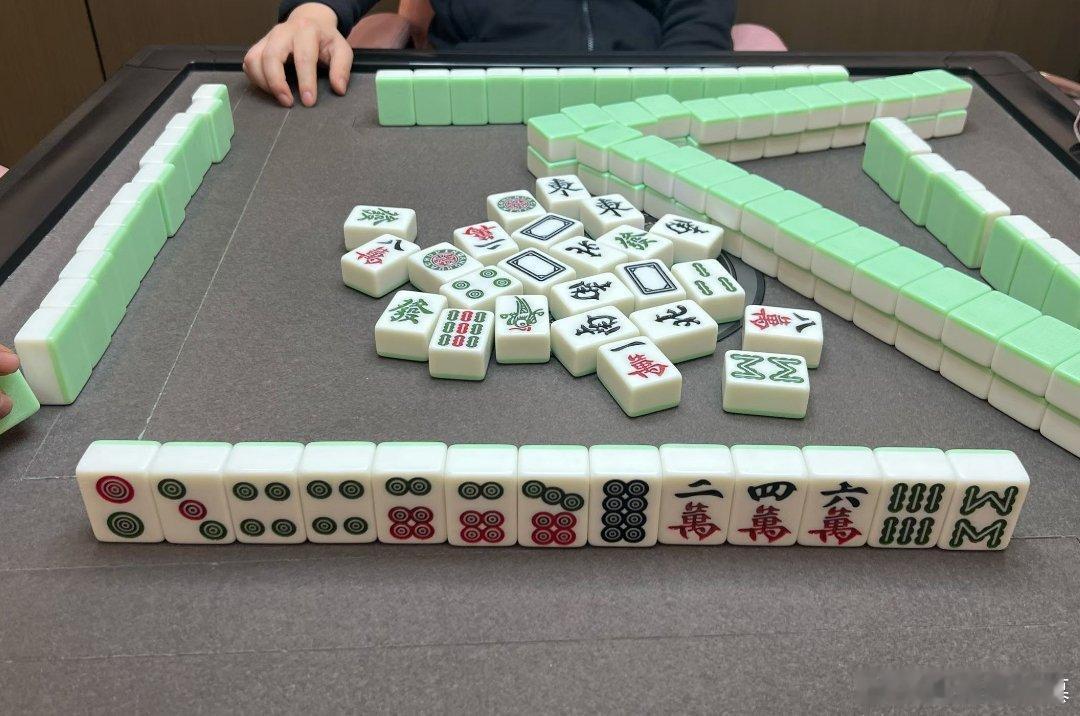 不说苦不说累，腰坐断了也不后退~ 