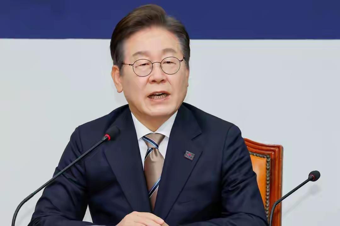 4天后，李在明等来了北京的回复，中方给出的2个字，让他放心了
 
这年头，外交场