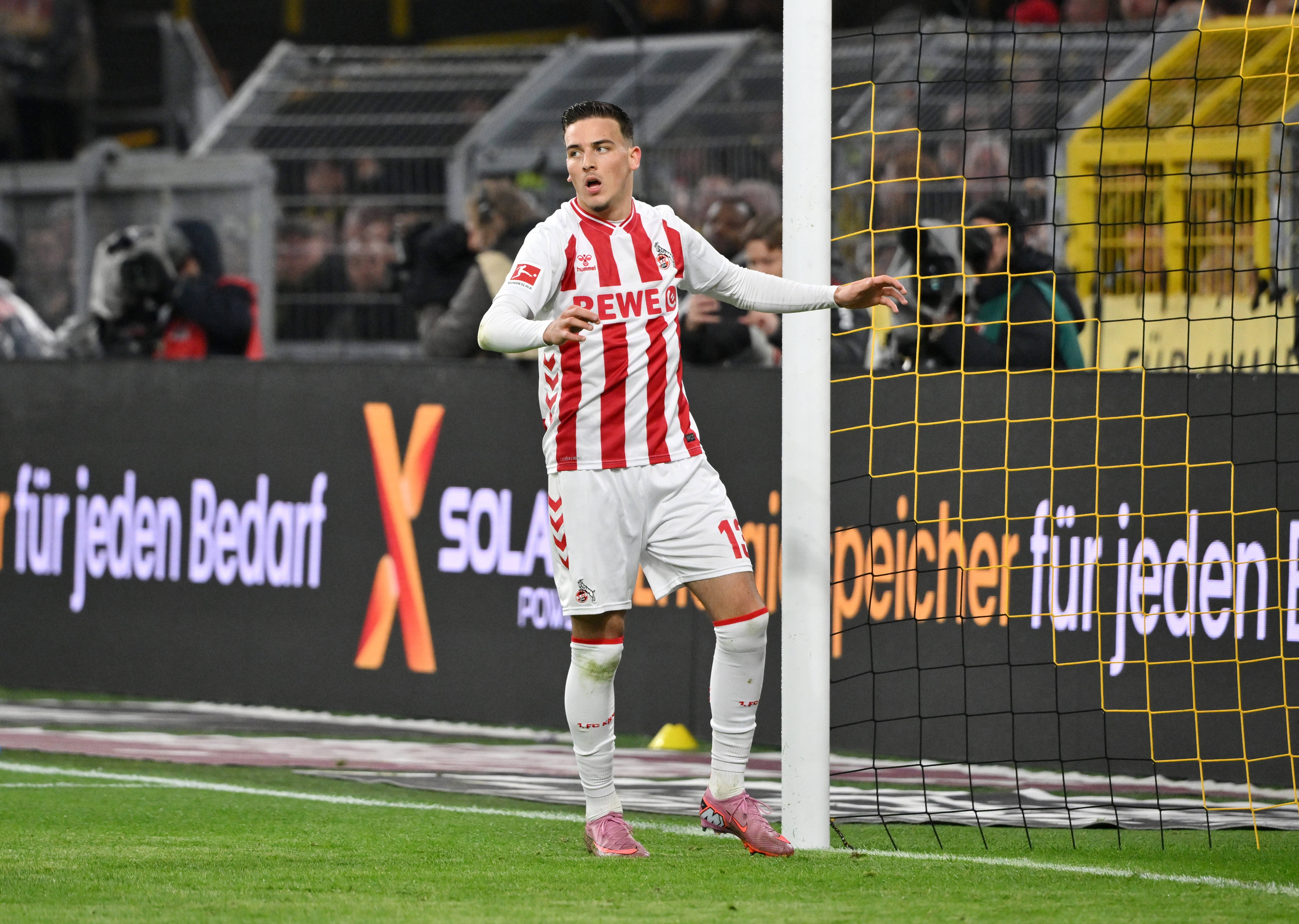 据德国天空体育报道，布莱顿3500万欧报价马拉，但遭到科隆拒绝。足球 布莱顿对科