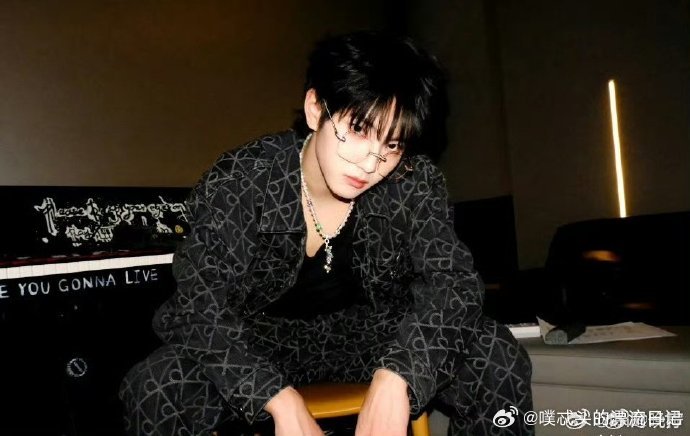 穆祉丞温柔以待真诚满分周五晚高疯穆祉丞的温柔藏在每一个细节里，弯腰递物、认真倾听