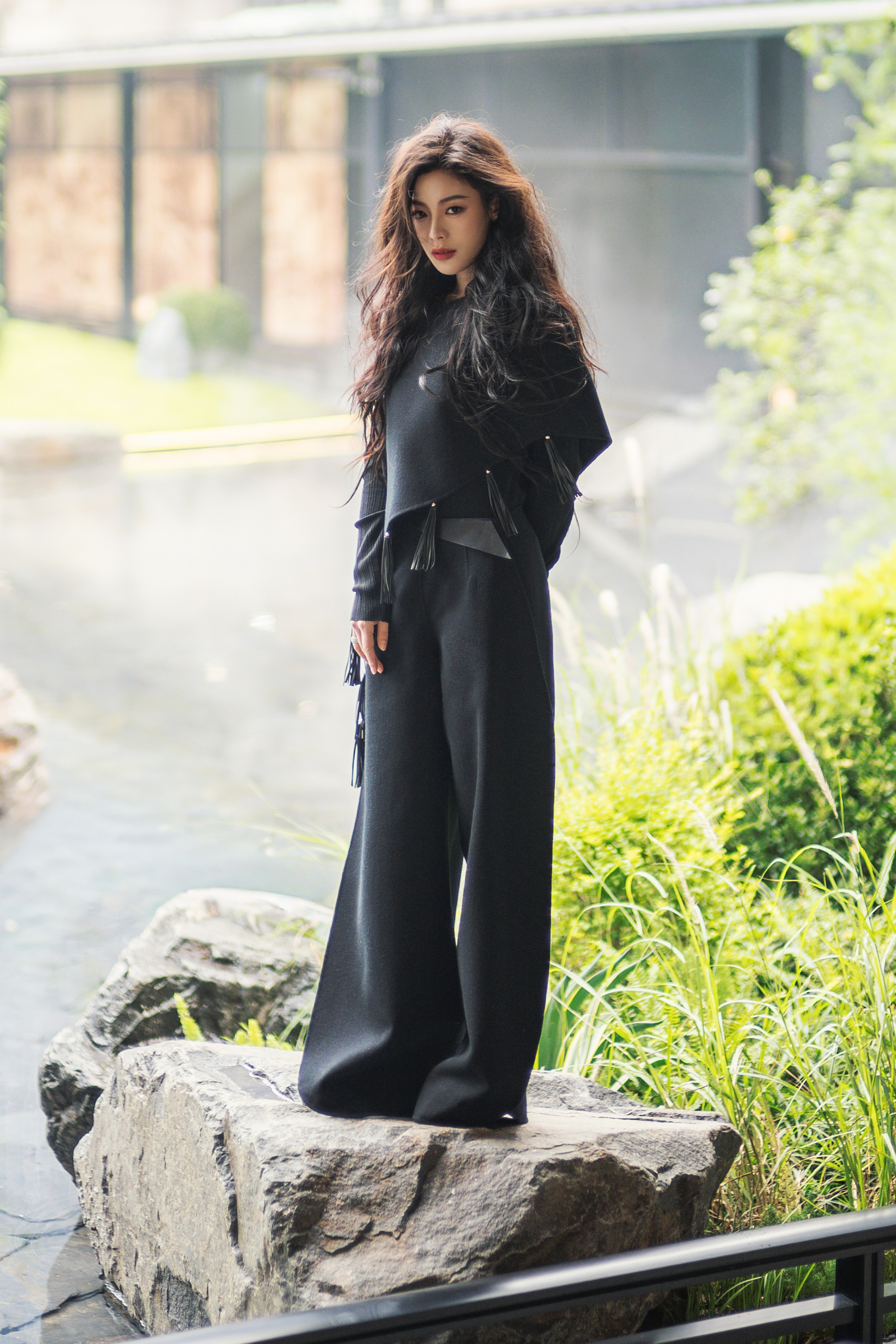 陈丽君今日出席中国电影大数据荣誉之夜，身着Comme Moi时装搭配Piaget