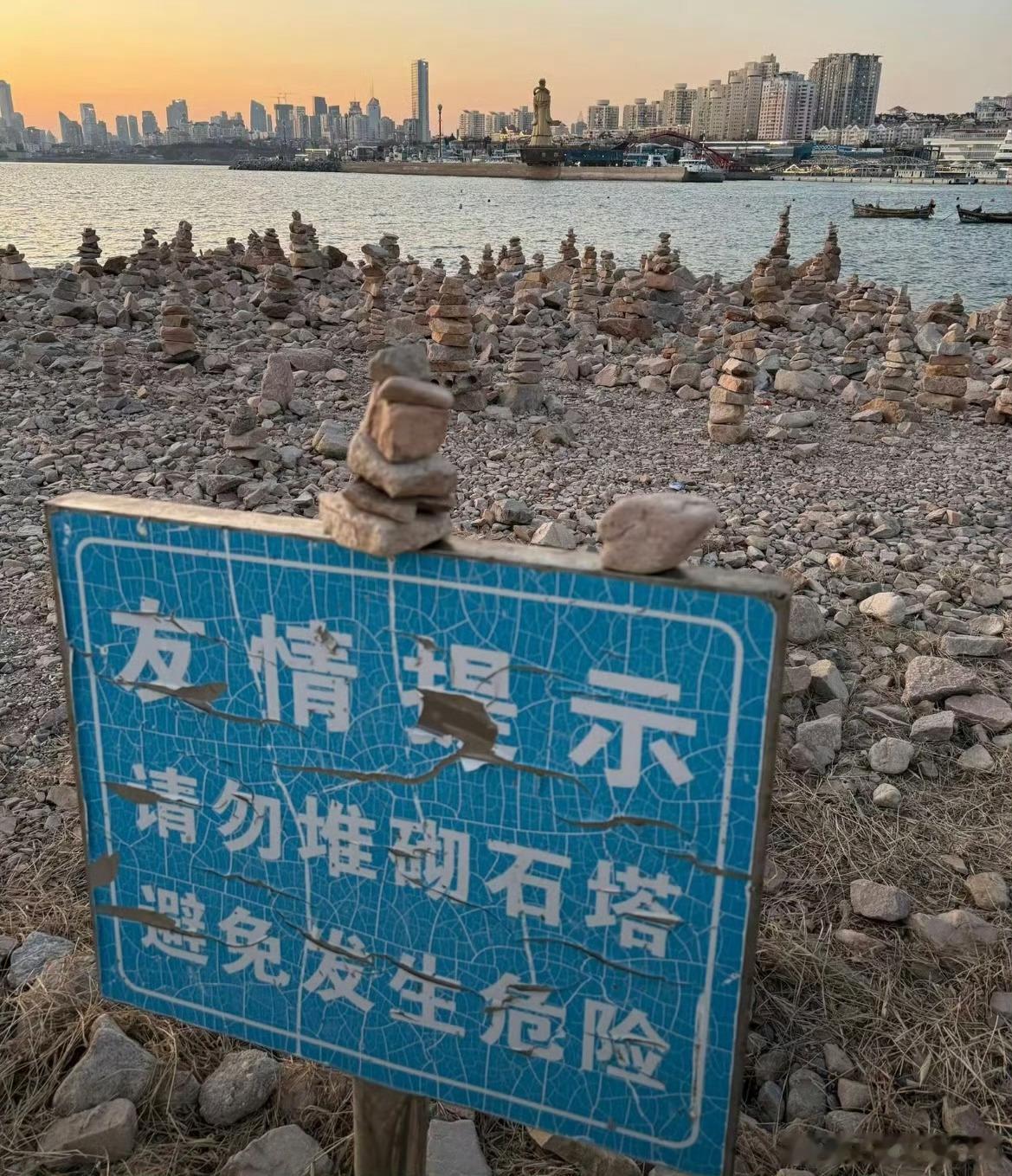 杨梅协会会长恳求消费者给果农生路杨梅果肉没皮壳保护，生长期间易招虫，成熟后保质期