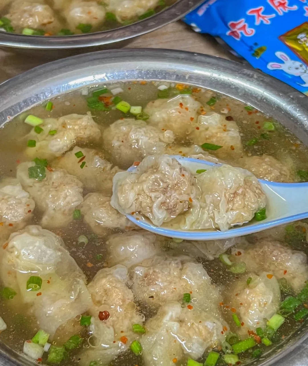 推荐！香港🇭🇰超级好吃的薄薄皮馄饨