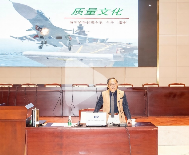 人生感悟：我们每个人的成长，都深深扎根在时代的变迁里。不必抱怨生活，始终保持朝气