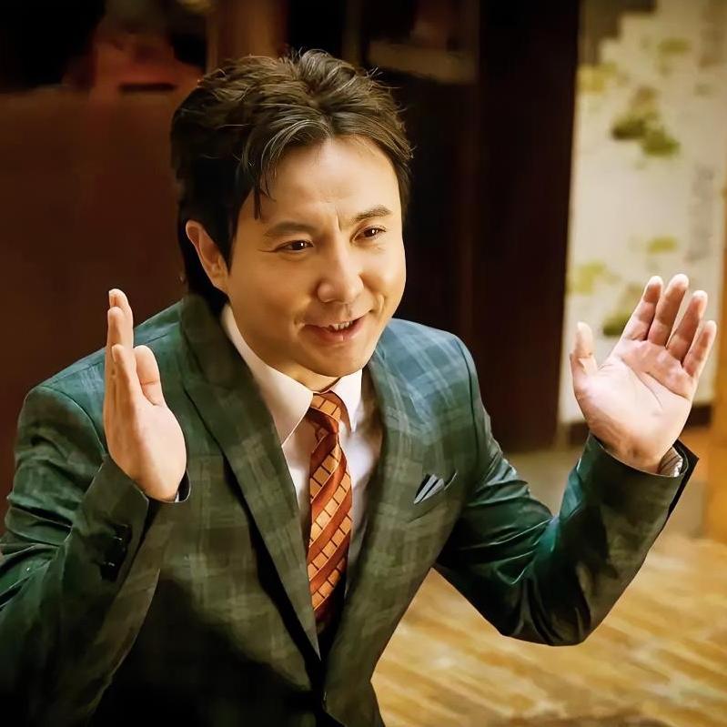 我发现想要演电影火，
必须有一个很重要的元素，
不是有资本捧，也不是演技需要多好