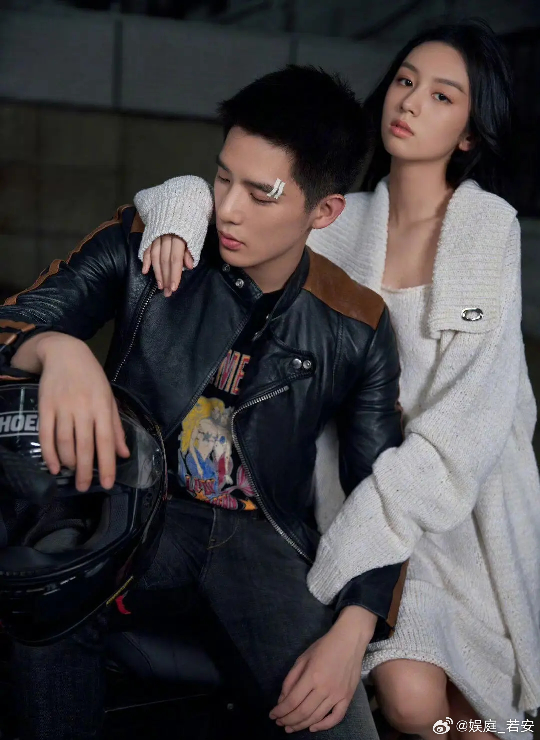 周也和章若楠到底谁是真女主？听说《你那儿几点》女主换成周也我挺高兴的，结果另有瓜