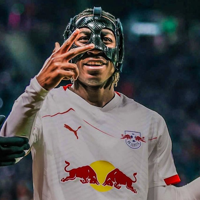 罗马诺最近，曼联和托特纳姆热刺都曾试图考察扬迪奥曼德。还有几家英超俱乐部也在关注