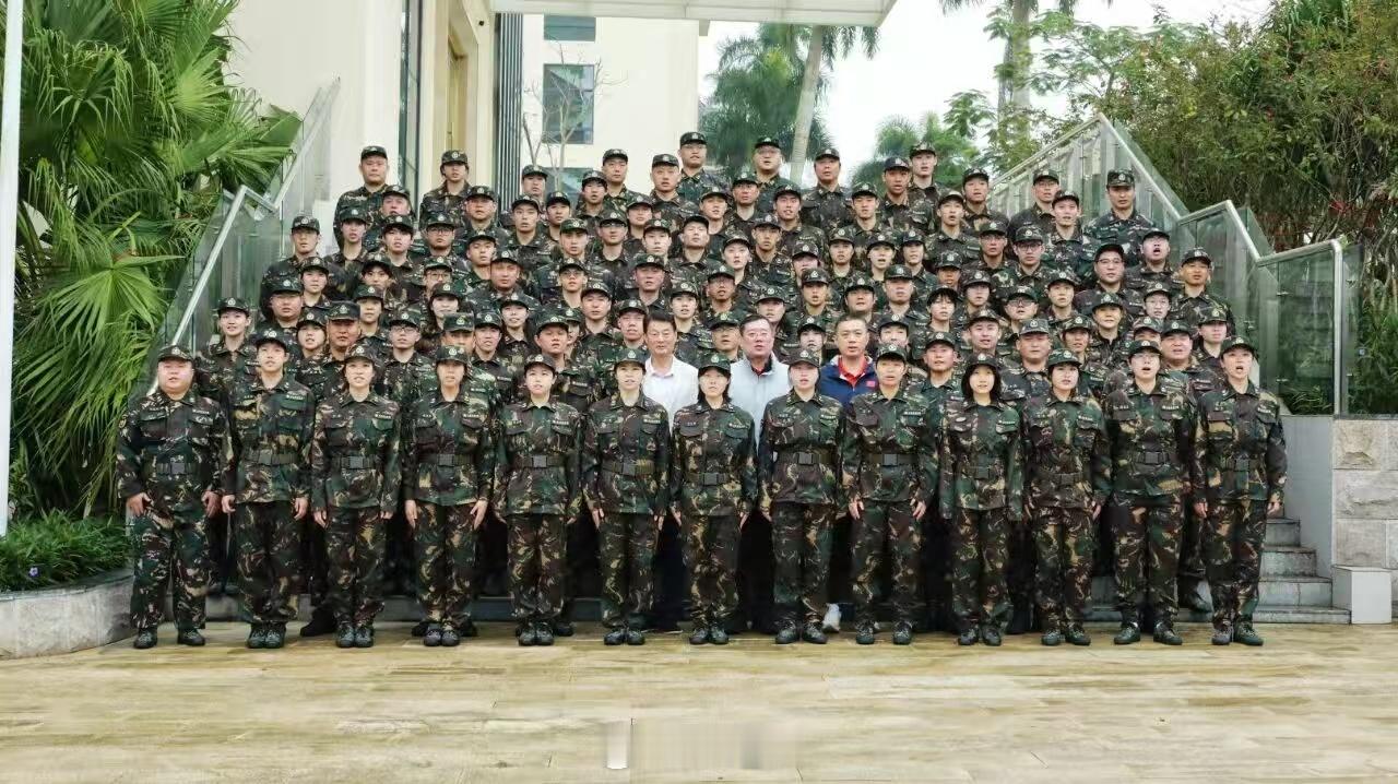 国家队海南军训大合照📷 