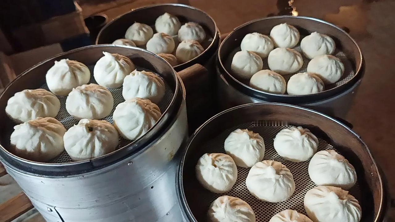 今天把我的人生格言分享给大家:
静坐常思己过，闲时莫论人非。
能做到这一点，人生