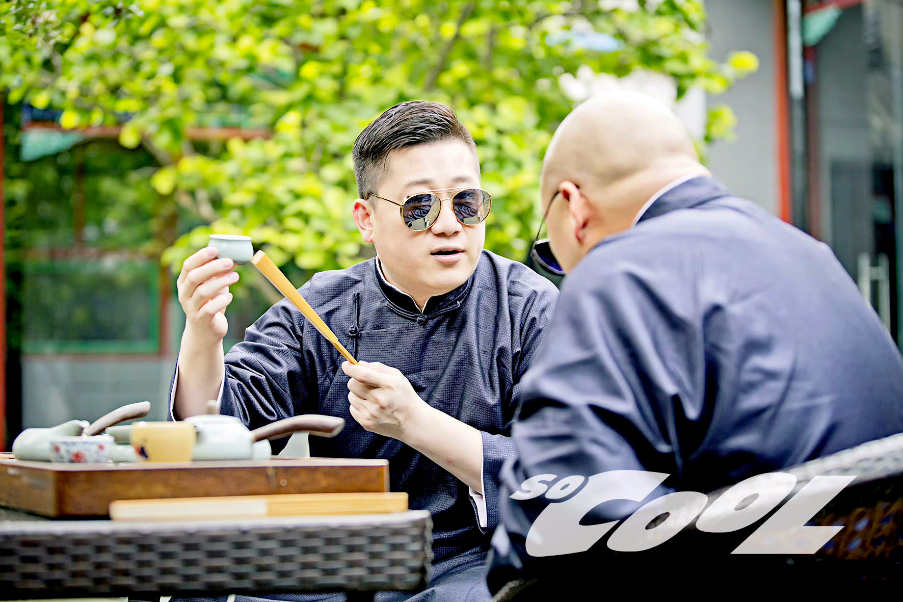 2017年张鹤伦郎鹤炎的艺术照。 