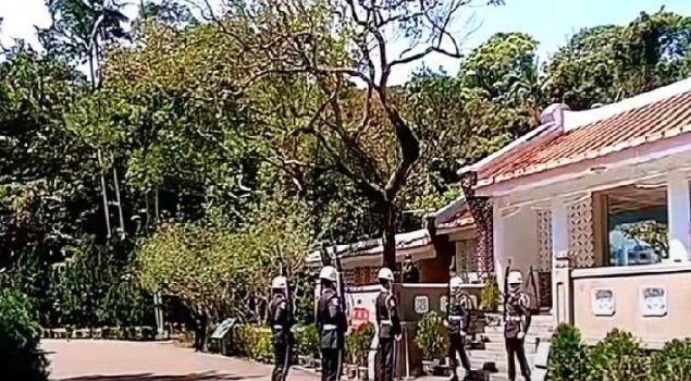 台湾这两天又出了一件大事。2026年4月12日，校长曾孙蒋友松公开宣布，将正式启