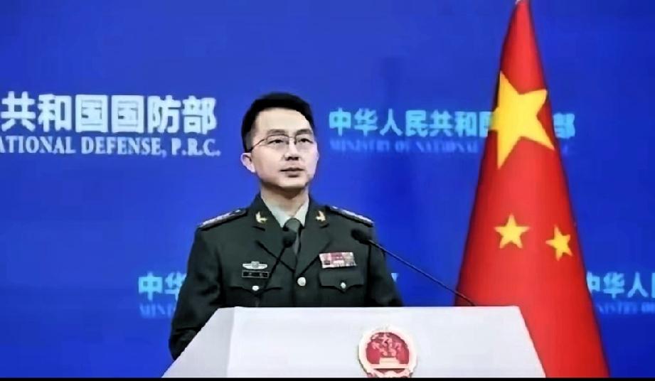 就在特朗普批准出售武器装备给台湾后，中国首次以“武力”威慑美国，中国公开表态：解