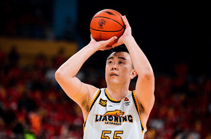 杨鸣：在比赛里会珍惜使用韩德君，球队在精神方面需要他