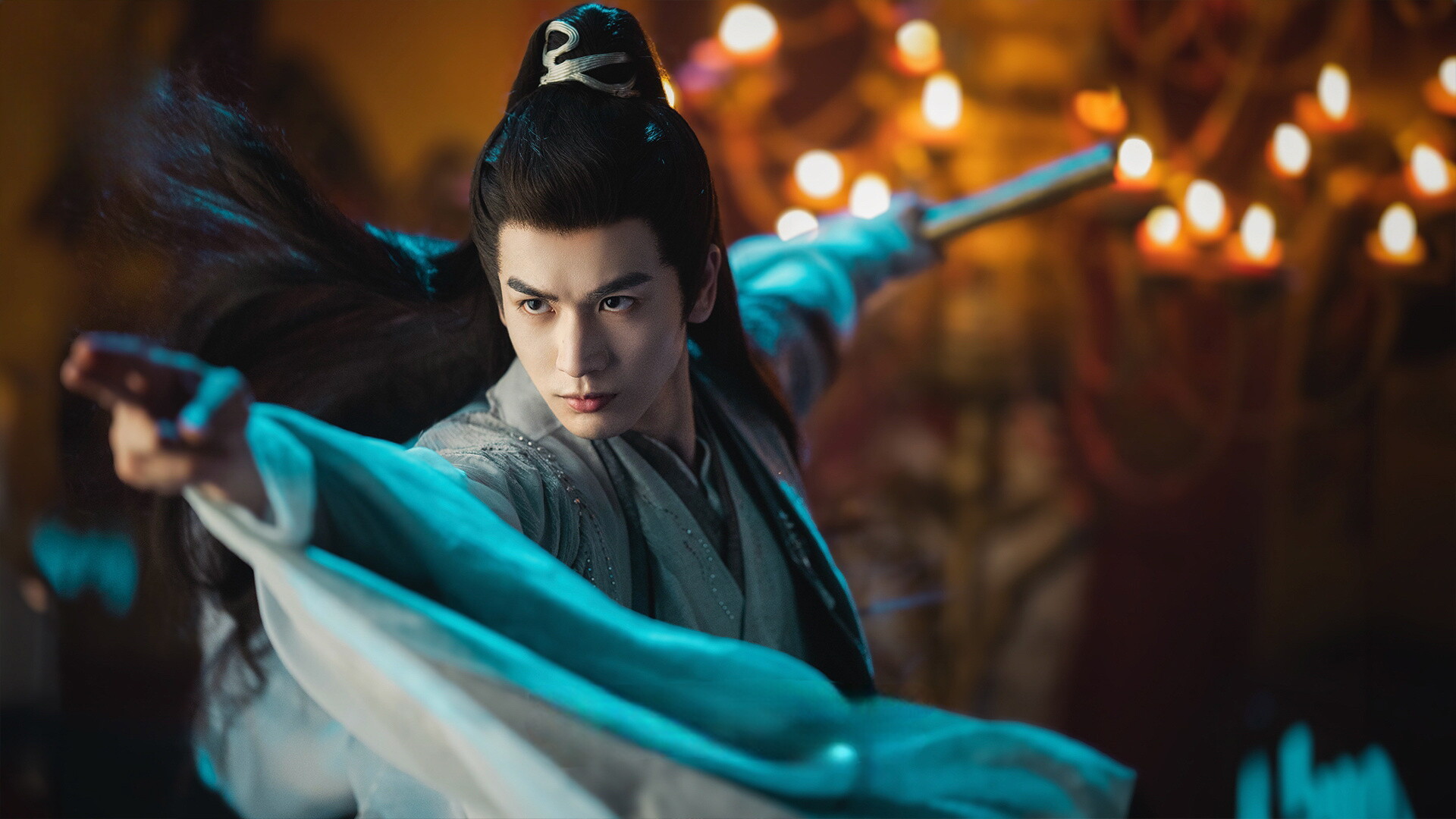 #张凌赫一滴泪天上一颗星#张凌赫一滴泪天上一颗星，这形容太绝了！他落泪的瞬间真的