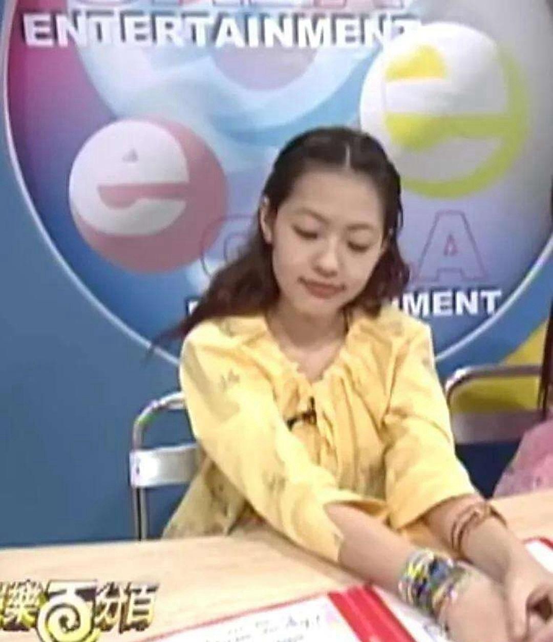 少女时期的小S，贼拉好看，老淑女了 