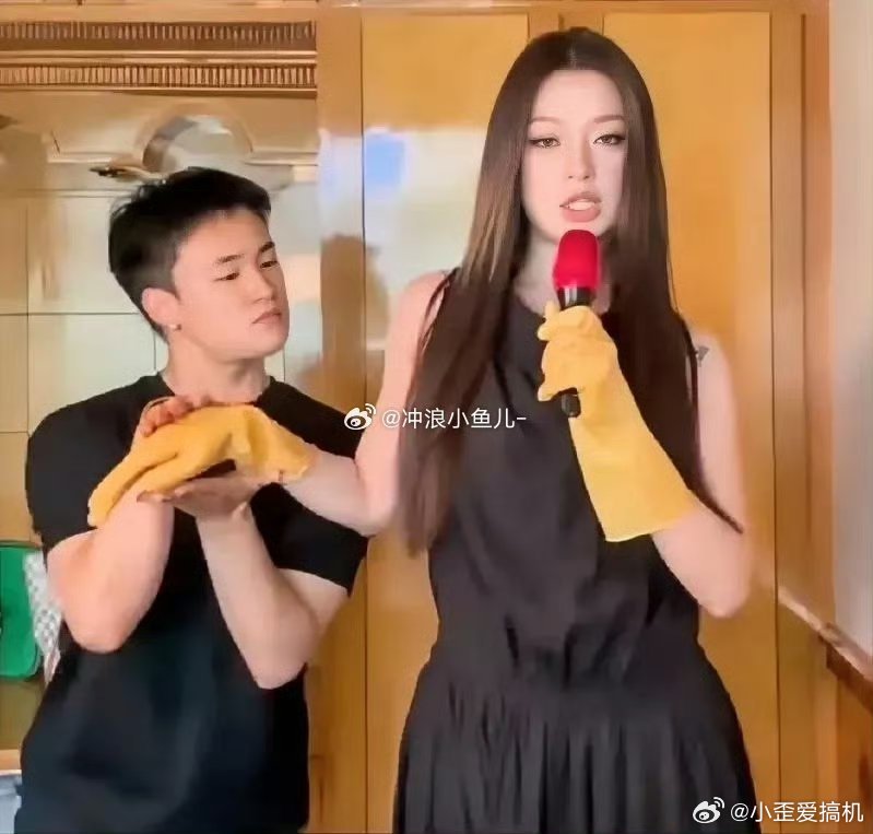 女友长得像单依纯是什么体验根本不像啊，就是做了一样的发型和妆容 ​​​