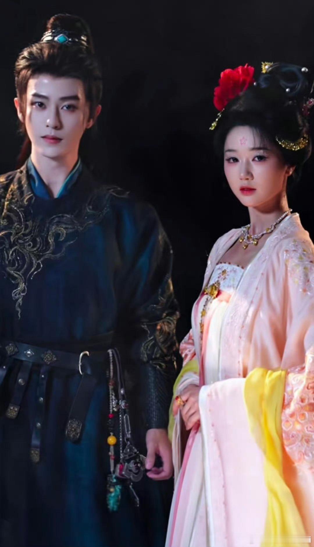 短剧女主岳雨婷新剧造型好像鞠婧祎的造型啊[污][污][污]就这样看着我们露芜衣出