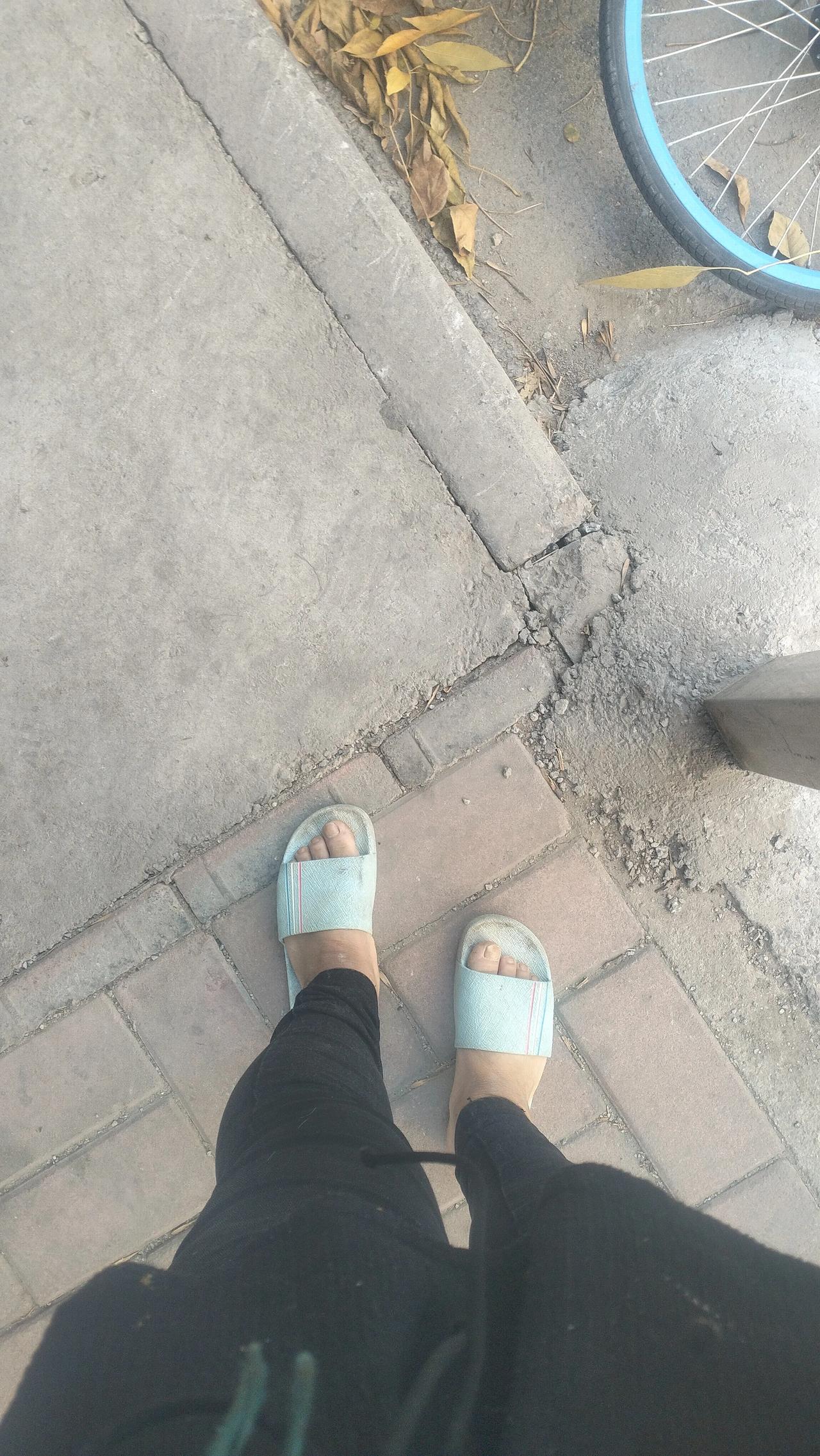 有没有真心实意找老婆的，女80年，有工作，寻70到80之间一米七真心实意过日子的