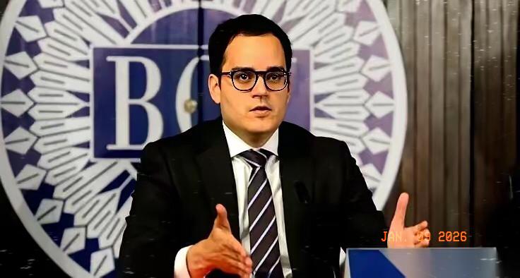 委内瑞拉做了一个大动作。

他们把整个国家的经济命脉，直接交到了一个42岁的男人