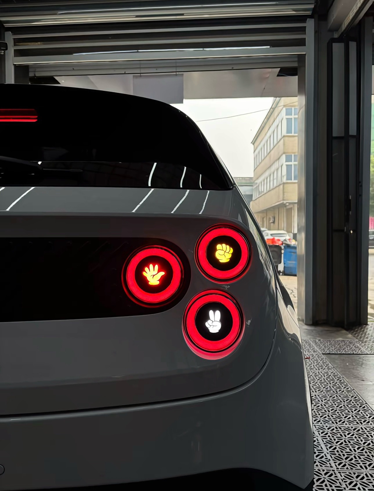 一人说一句对萤火虫的印象[阴险]我先来：很高级的设计[赞] ​​​