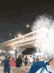 据这位广州人透露，非洲人来到广州后有一些
非洲人直接就把护照撕掉，然而撕了护照后