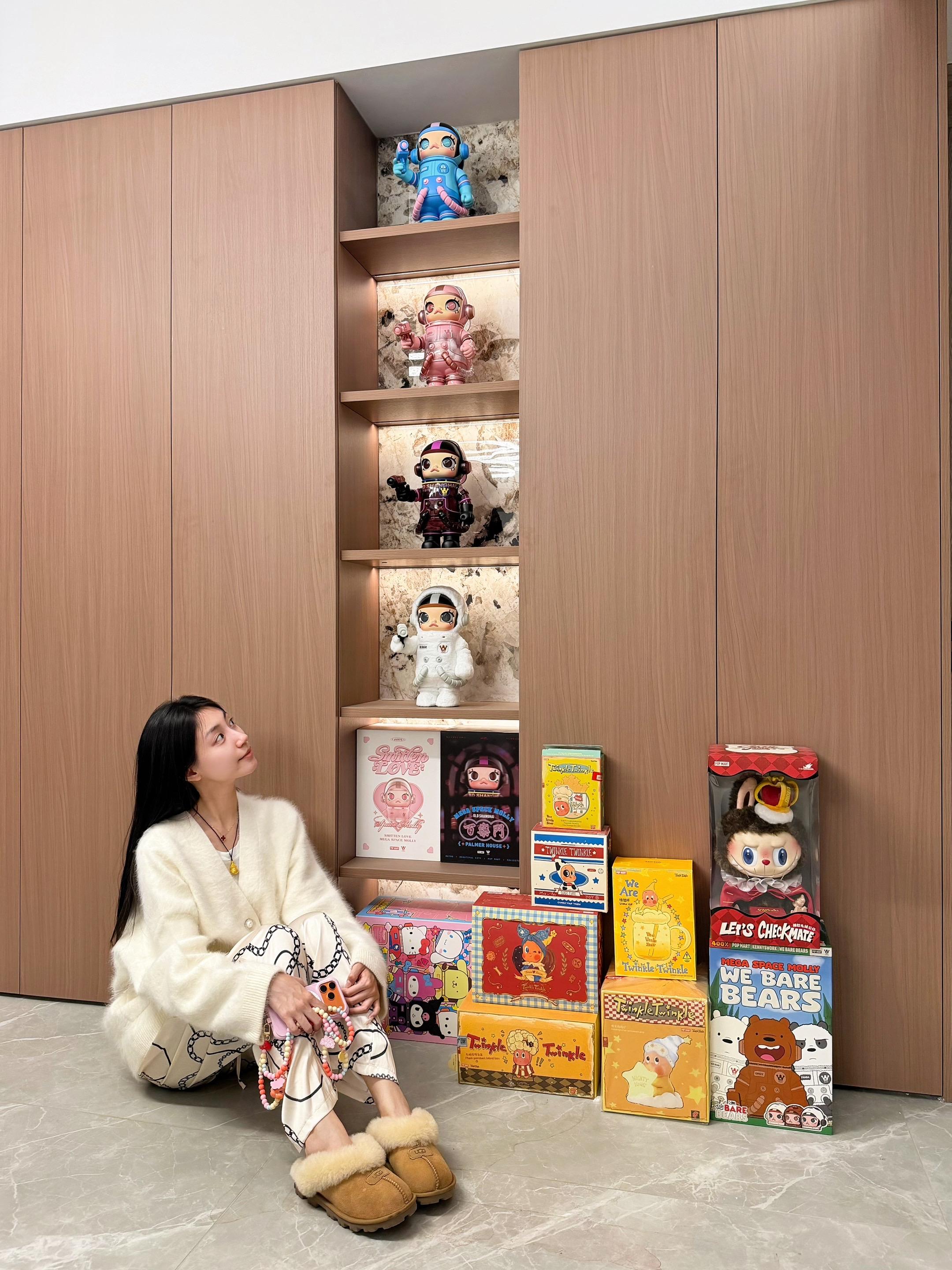 他说愿意给我买一辈子的泡泡玛特
