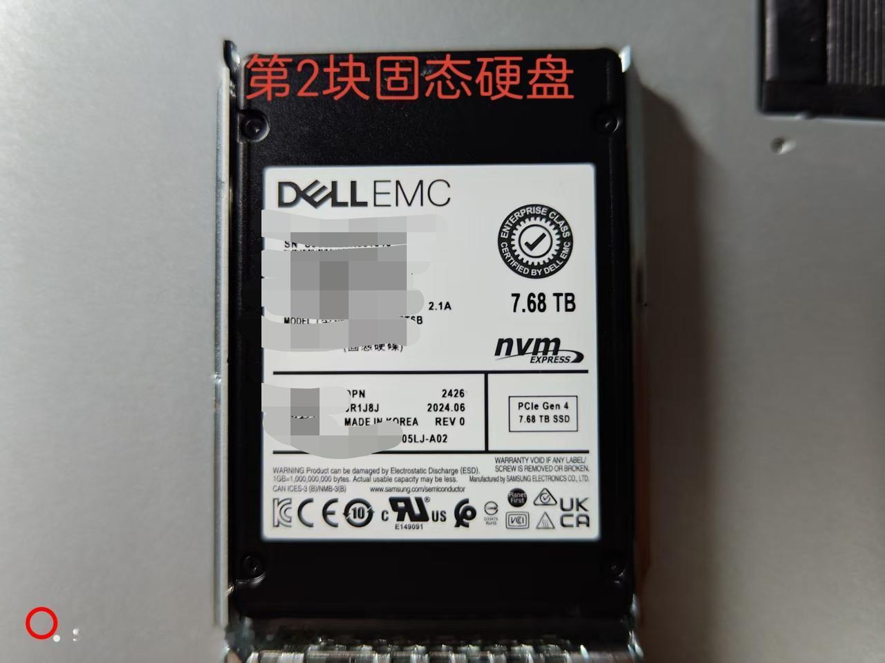 服务器选择固态硬盘的好处是什么?
服务器选固态硬盘（SSD），主要好处：

1.